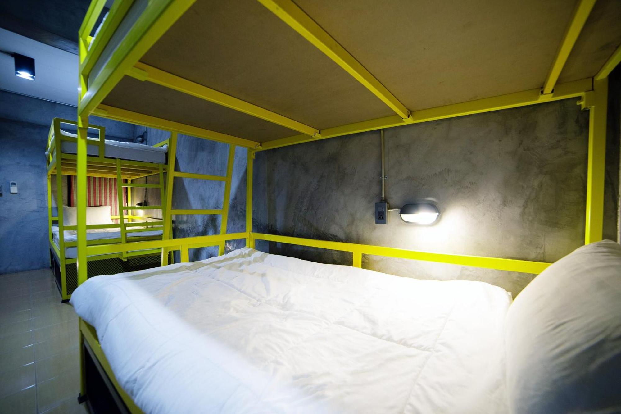 Oyo 560 Chang Hostel Suvarnabhumi 방콕 외부 사진