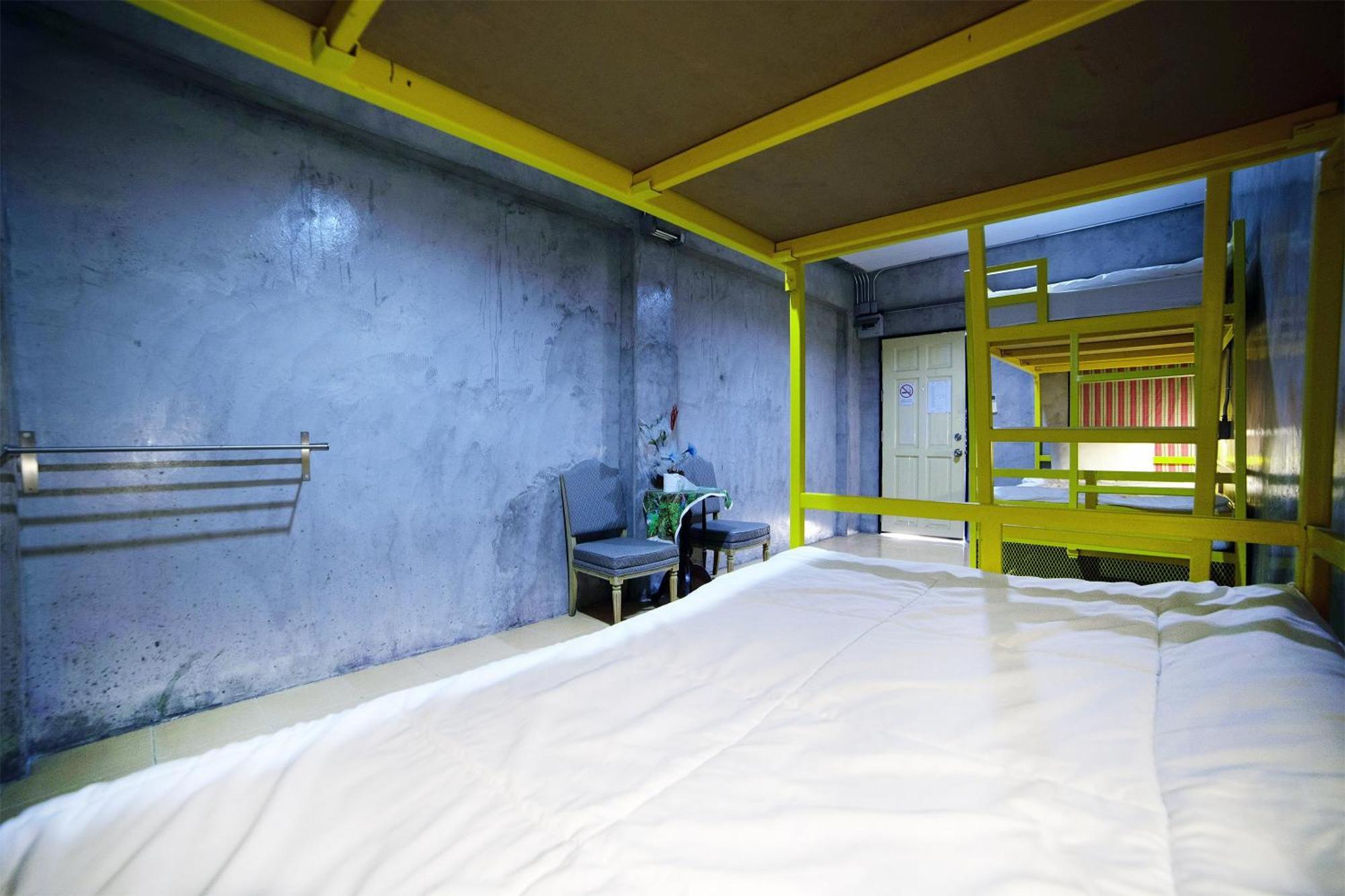 Oyo 560 Chang Hostel Suvarnabhumi 방콕 외부 사진