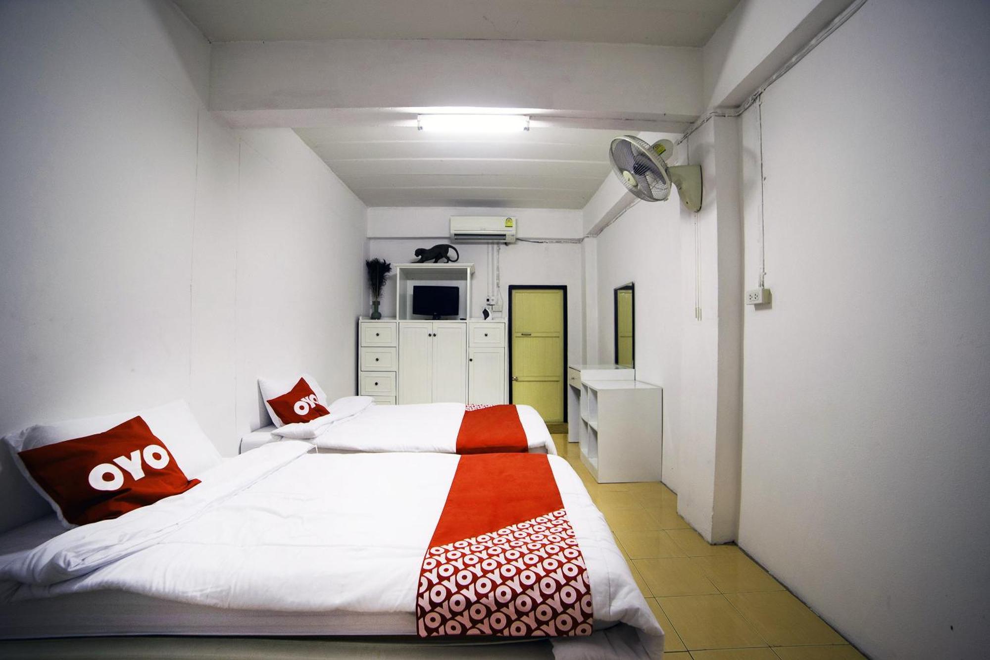 Oyo 560 Chang Hostel Suvarnabhumi 방콕 외부 사진