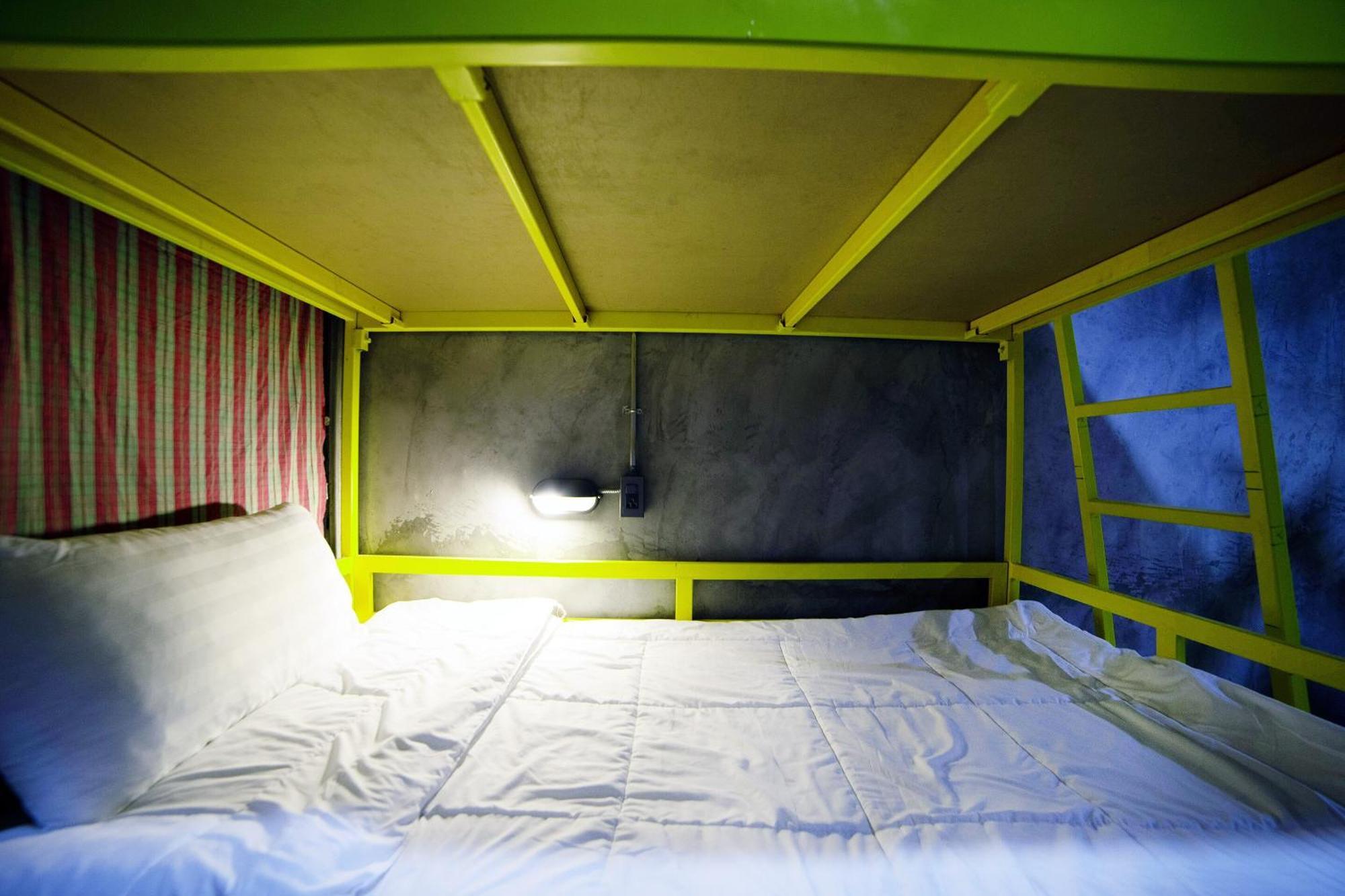 Oyo 560 Chang Hostel Suvarnabhumi 방콕 외부 사진