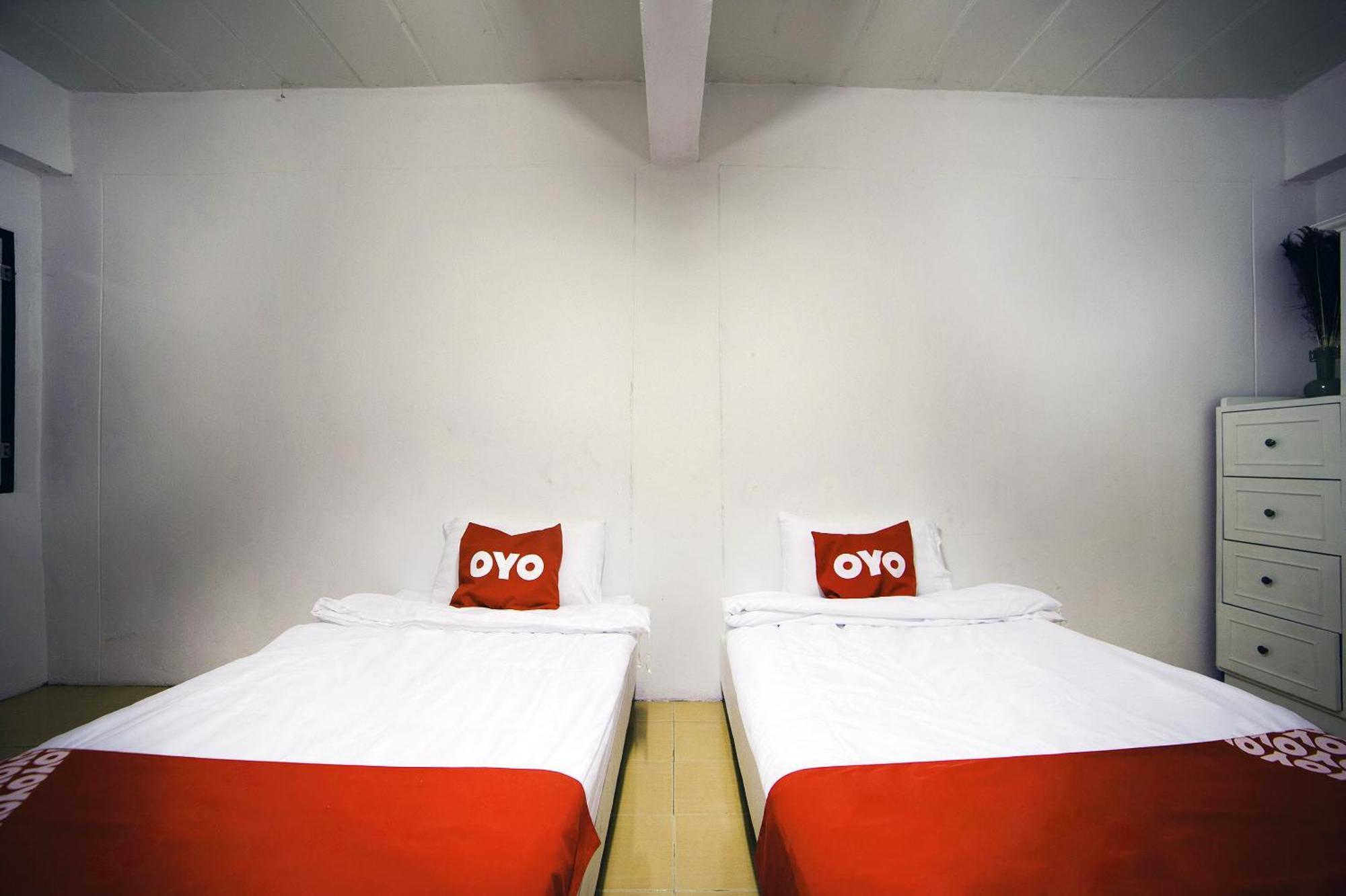 Oyo 560 Chang Hostel Suvarnabhumi 방콕 외부 사진