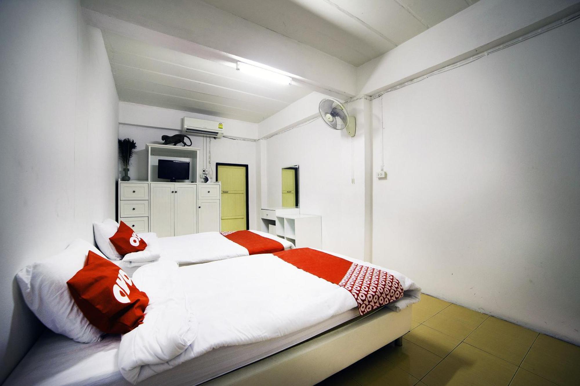 Oyo 560 Chang Hostel Suvarnabhumi 방콕 외부 사진