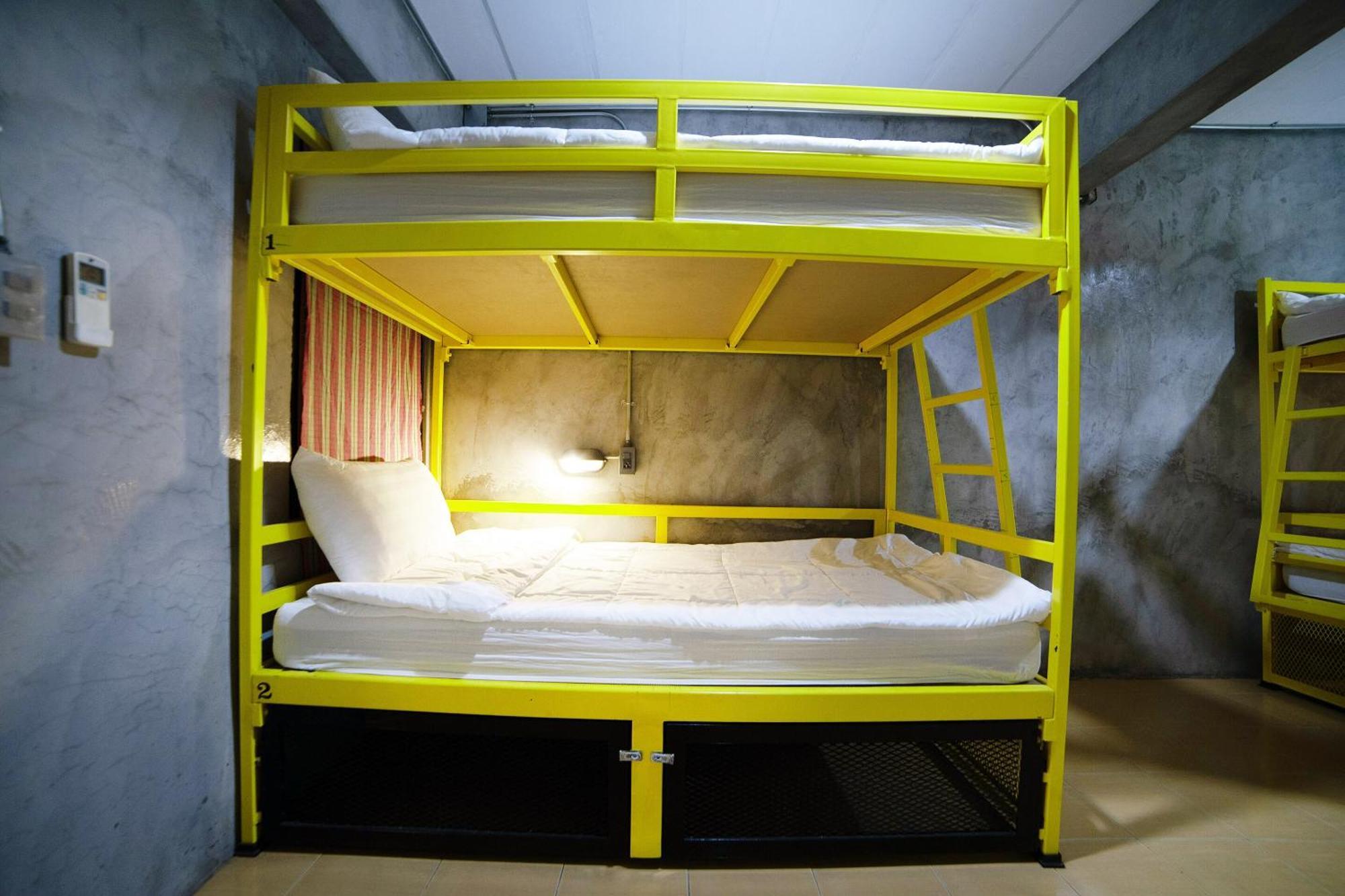 Oyo 560 Chang Hostel Suvarnabhumi 방콕 외부 사진