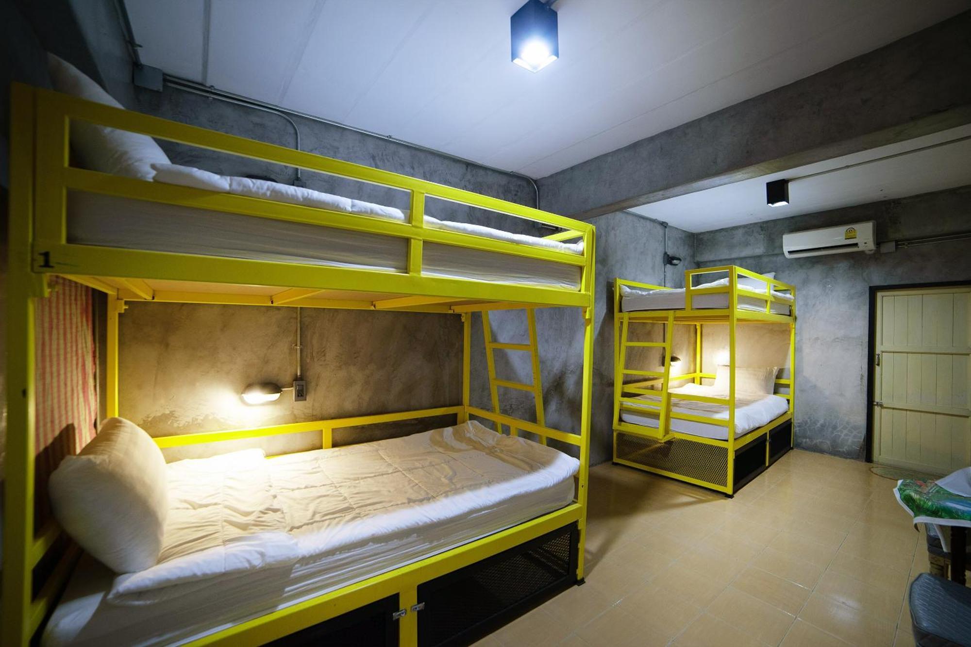 Oyo 560 Chang Hostel Suvarnabhumi 방콕 외부 사진